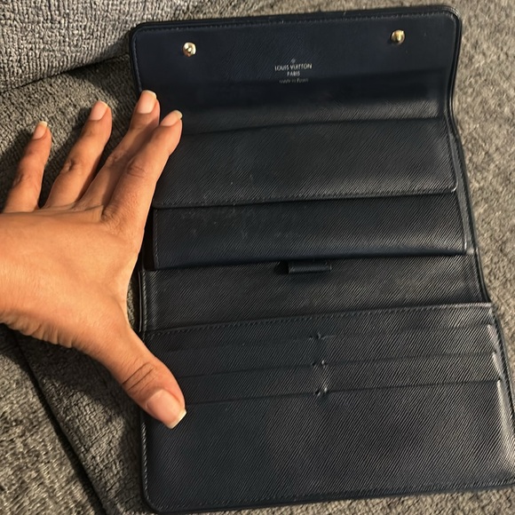 LOUIS VUITTON
Navy Monogram Mini Lin International Wallet - Picture 11 of 13